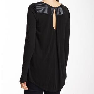 Ella Moss Contrast Yoke Tee Long Sleeve Keyhole Sm